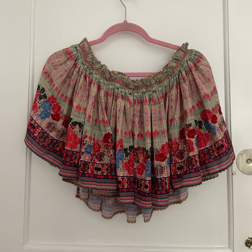 Anthropologie off shoulder printed top. Size small - Picture 2 of 4
